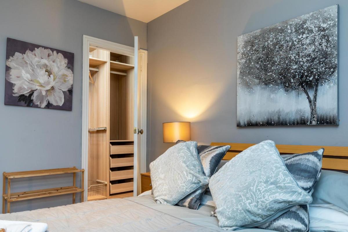 Modern Aberdeen City apartment free parking - Housity