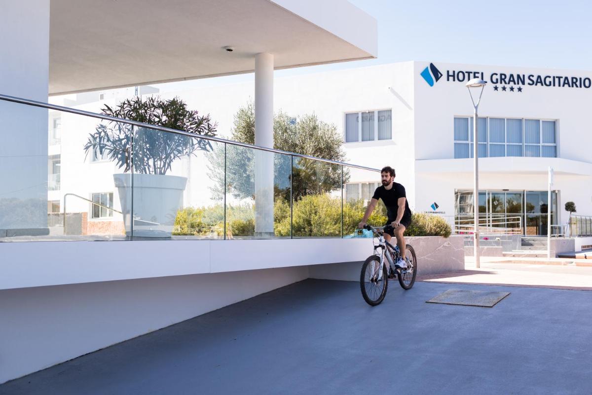 Montar en bicicleta en Petit Sagitario Adults only o alrededores