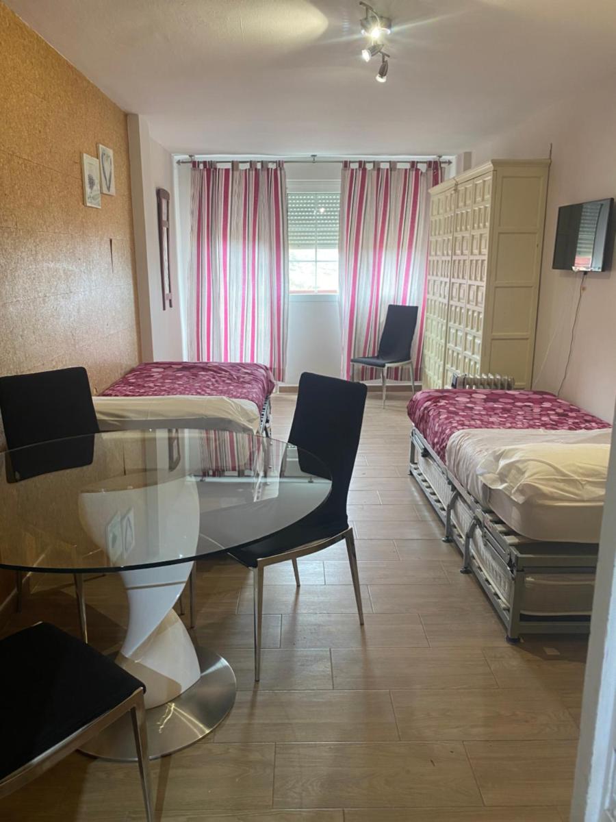 Rebeca Rooms - Housity