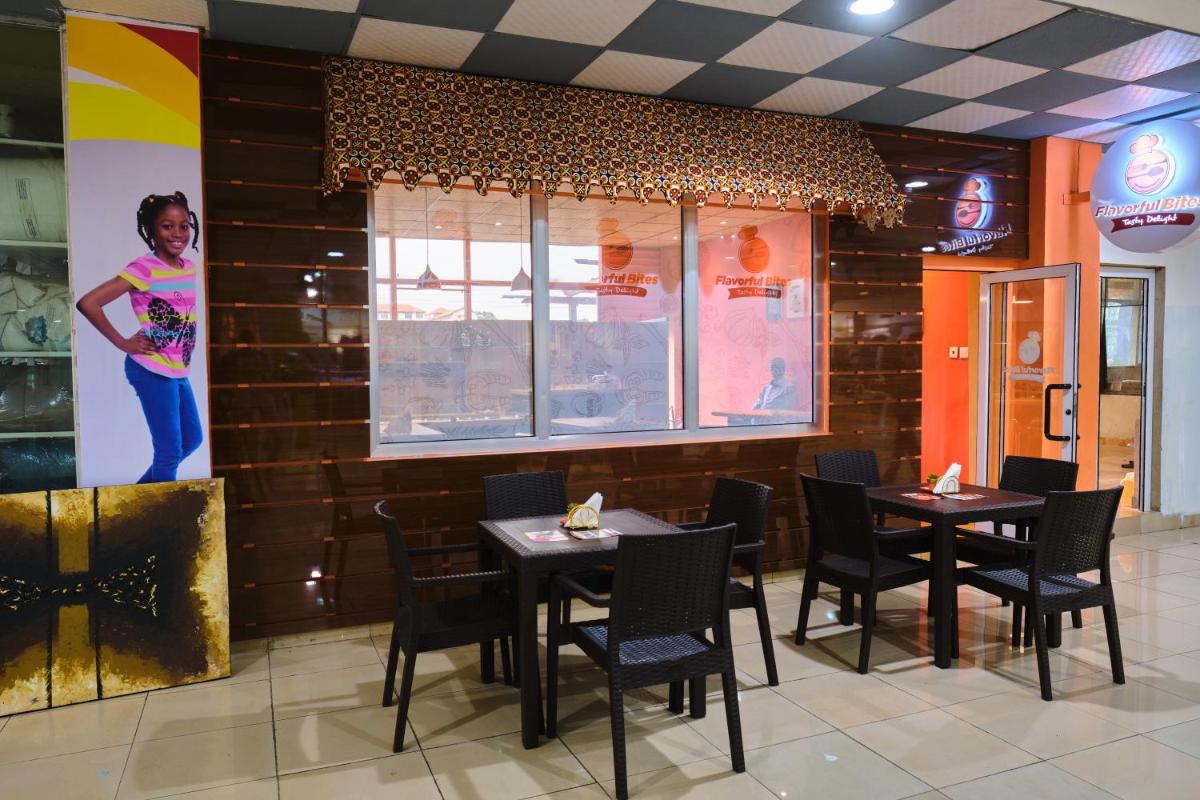 Legon City Mall Short Stay Apartments for Business and Vacation - East Legon - Hizvo