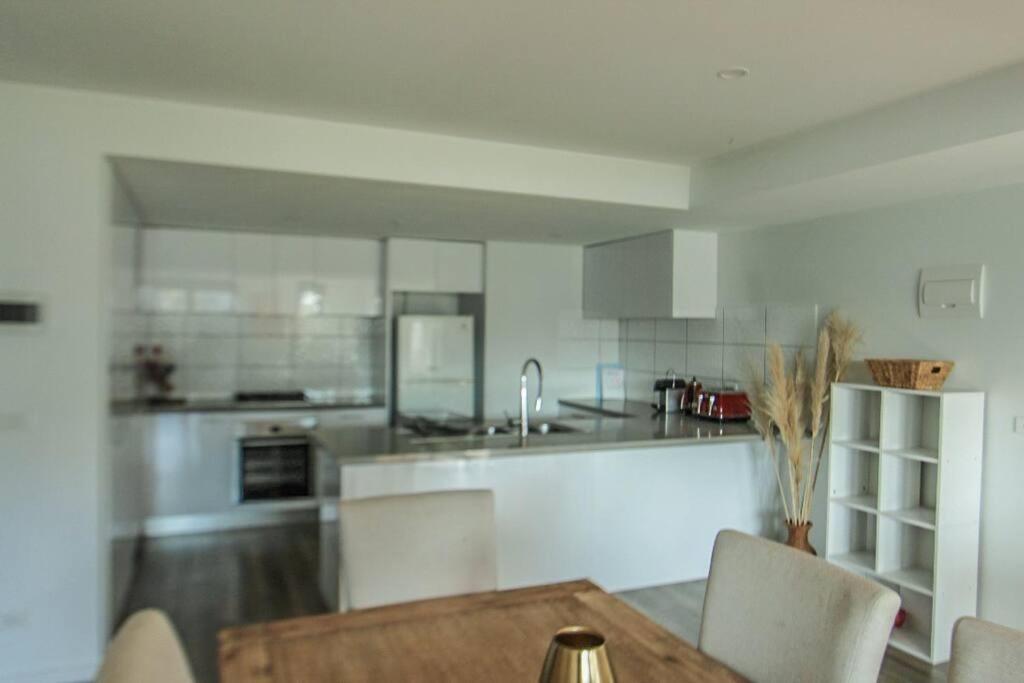 Boutique Heidelberg Heights 2BR apartment - G01 - Hizvo