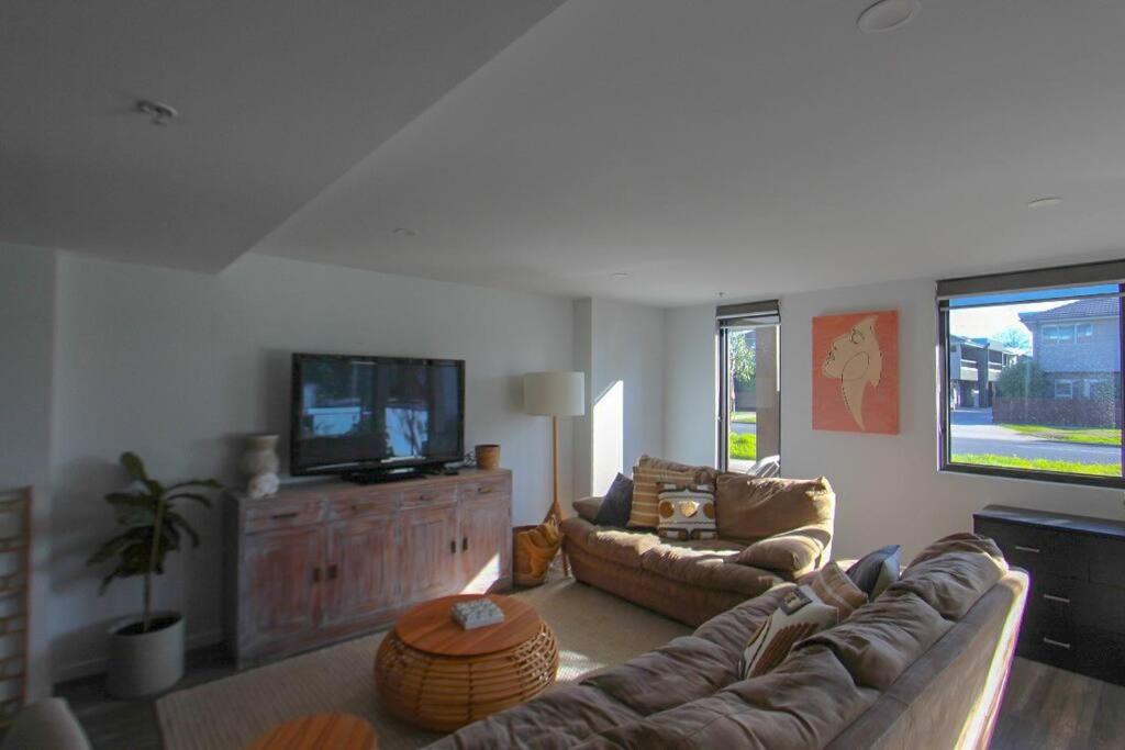 Boutique Heidelberg Heights 2BR apartment - G01 - Hizvo