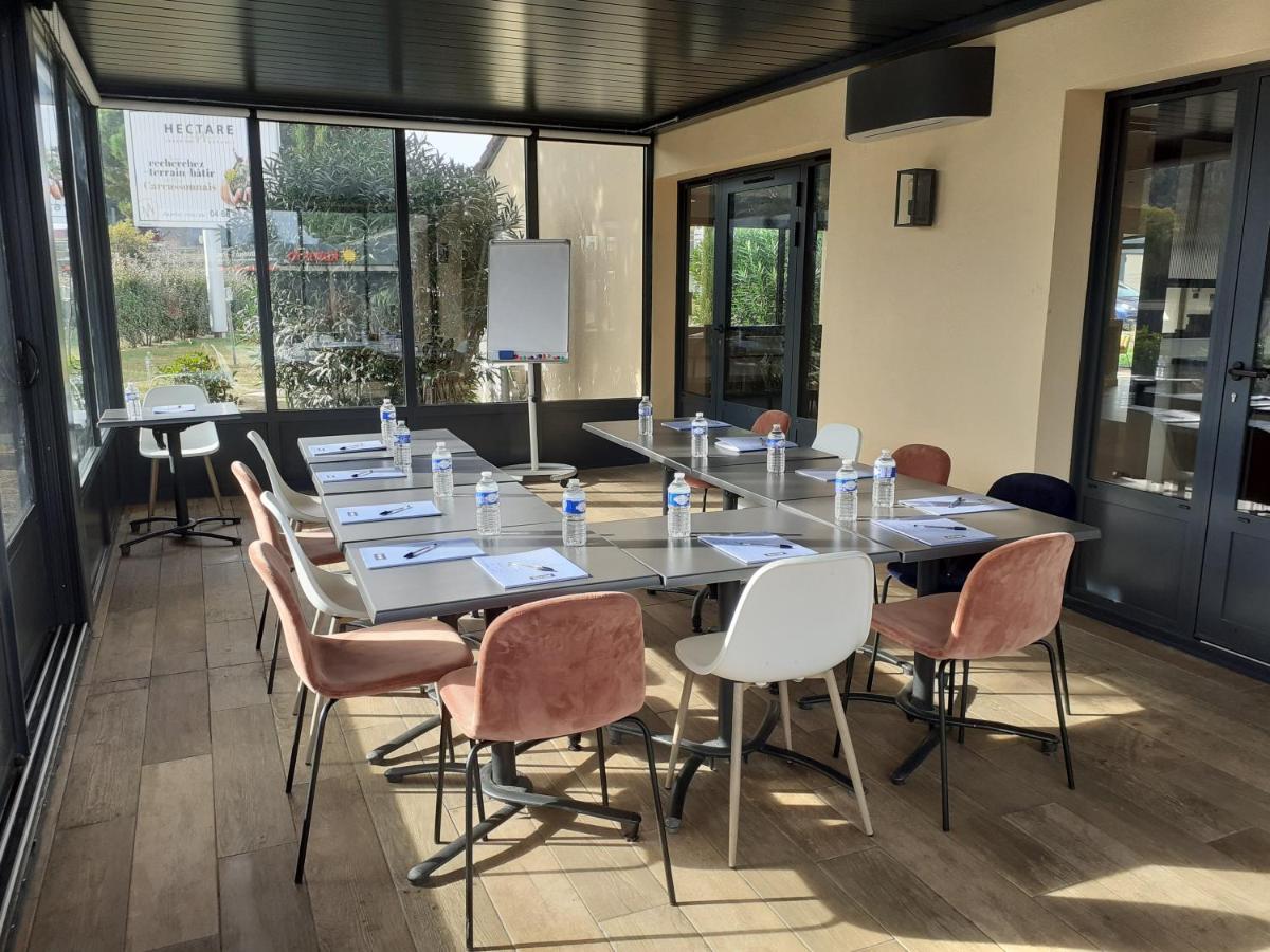 Restaurant ou autre lieu de restauration dans l'établissement Kyriad Carcassonne - Aéroport