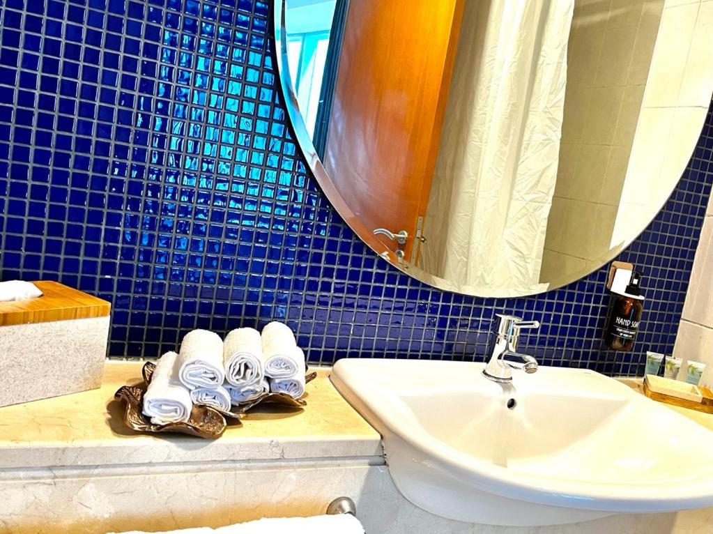 Cozy 2 Bedroom Apartment Dubai - Housity