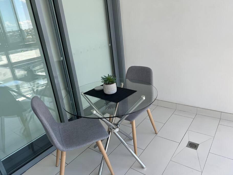 Minimalistic, modern and lovely one bedroom. - Housity
