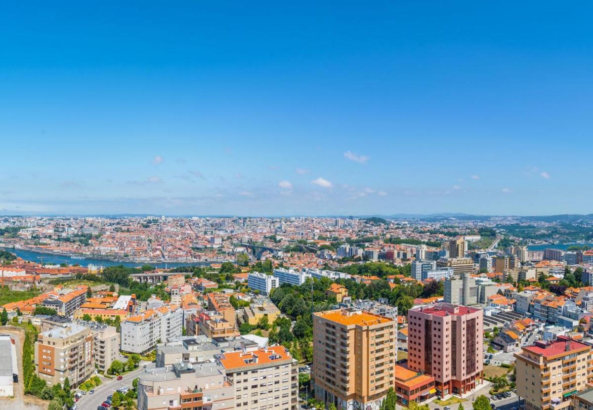 Uma vista geral de Vila Nova de Gaia ou a vista da cidade a partir do hotel