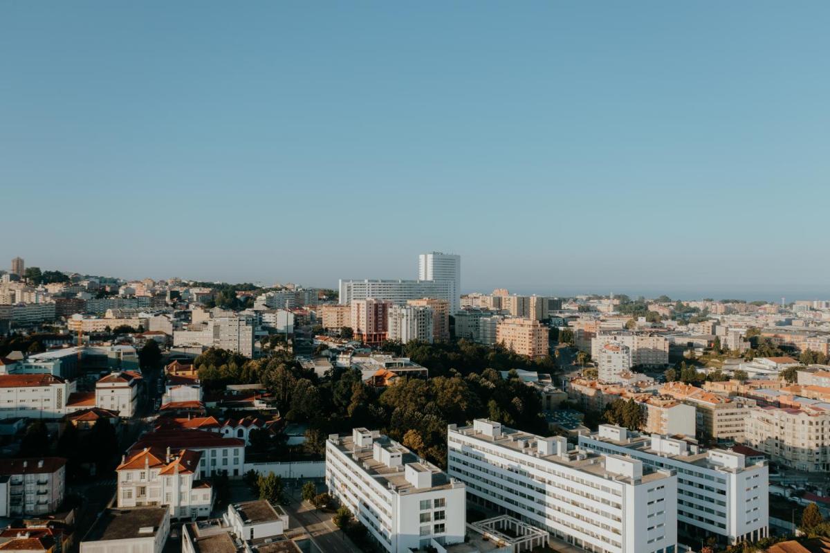 Uma vista geral de Vila Nova de Gaia ou a vista da cidade a partir do aparthotel