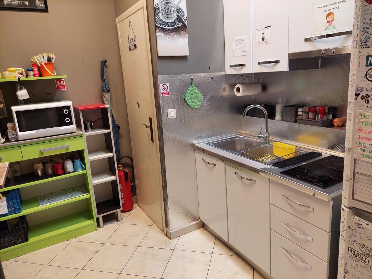 Hurricane Hostel - Housity
