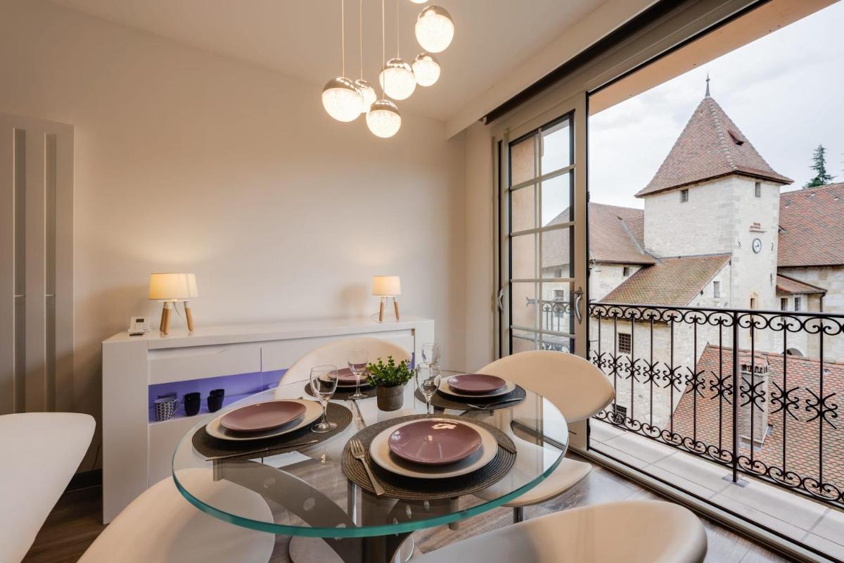 Studio Suite Annecy - Vue sur le château climatisation - Housity