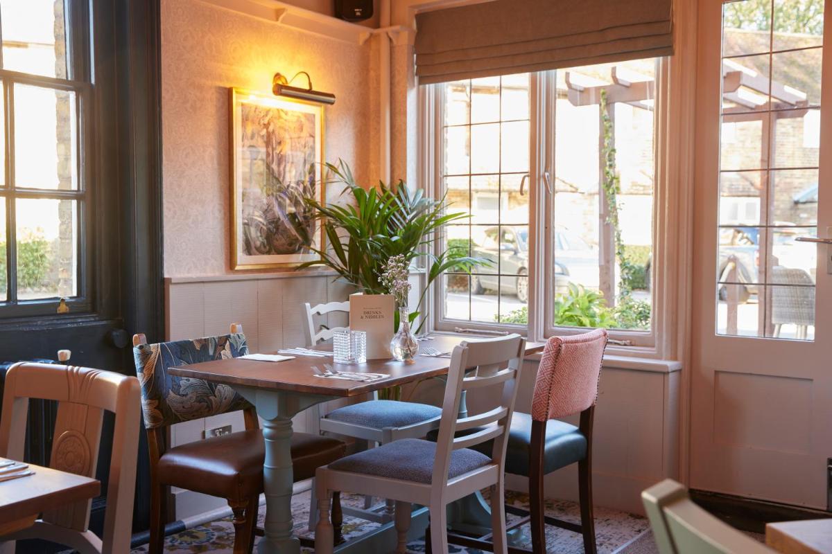 Feathers by Chef & Brewer Collection - Housity