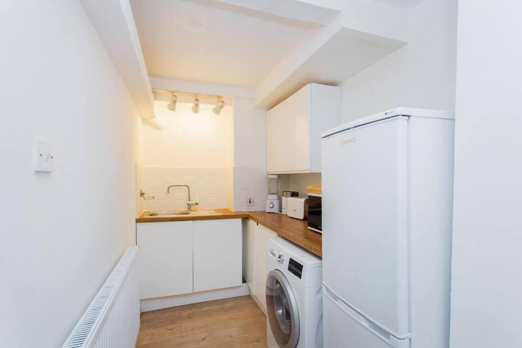 Charming newly refurbished studio flat in Acton - Housity