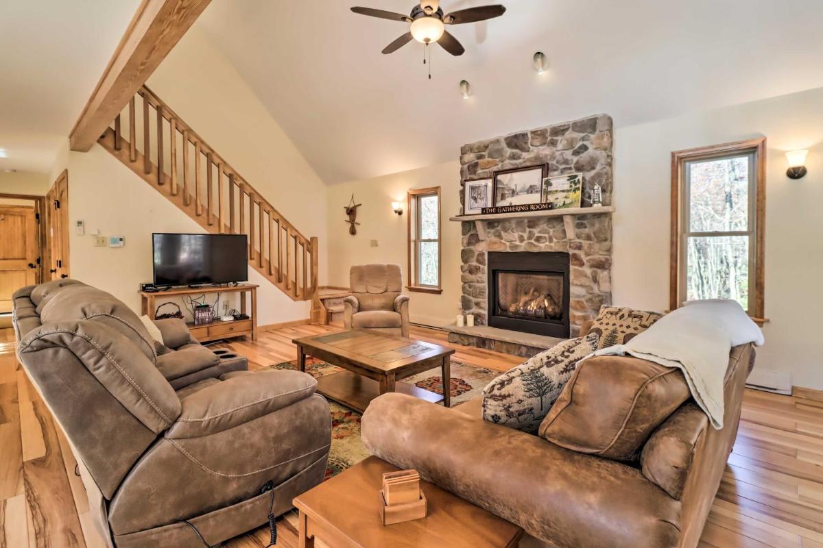 Hike, Fish and Unwind Albrightsville Cabin! - Housity
