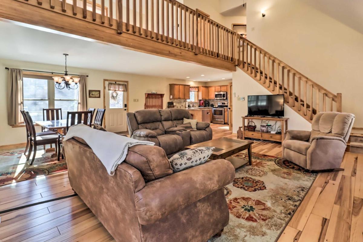 Hike, Fish and Unwind Albrightsville Cabin! - Housity