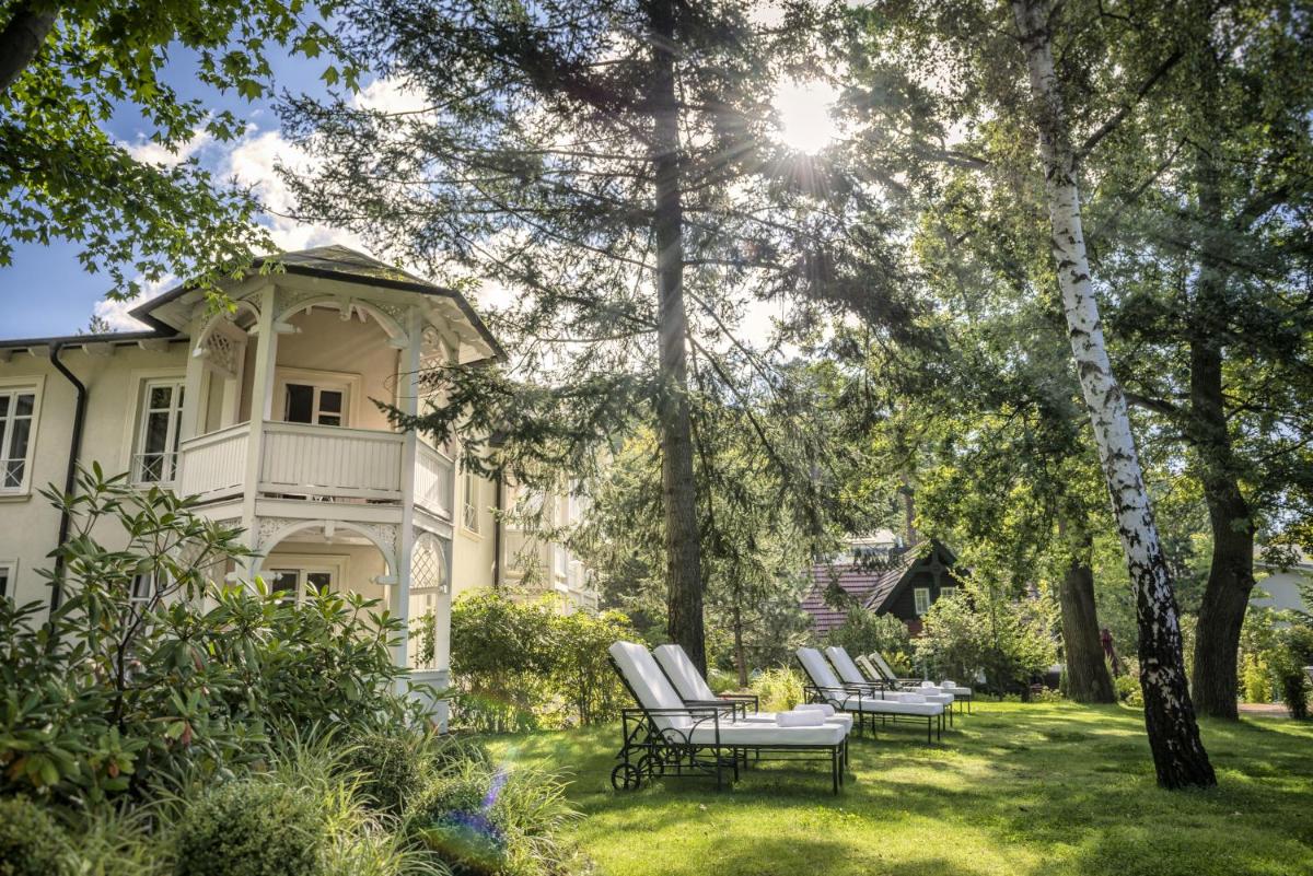 Ein Garten an der Unterkunft ROEWERS Privathotel & Spa