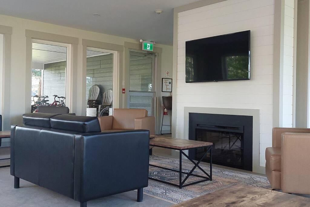 Beautiful vacation home with waterview. - Housity