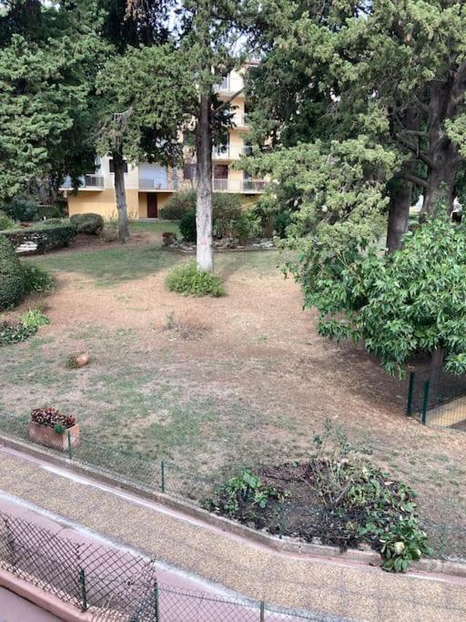 Dans une station thermale, Studio dans résidence avec ascenseur - Housity