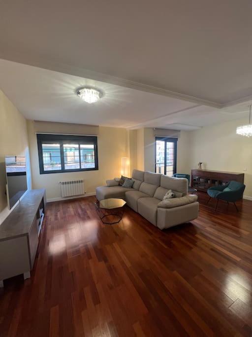 Stunning 3 bedroom flat, all exterior in Chamberi - Housity
