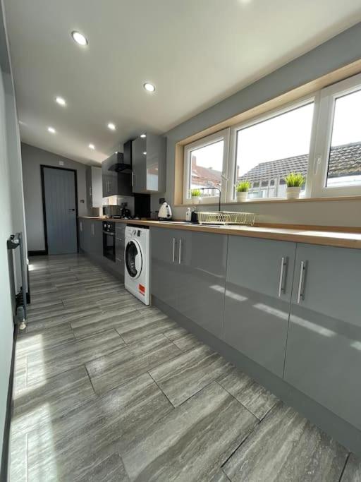 Central area entire terrace house - Housity