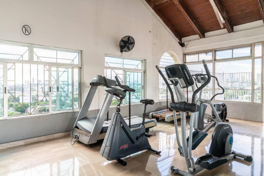 Luxurious 2BDR condo located in Prestigious Tower. - Housity