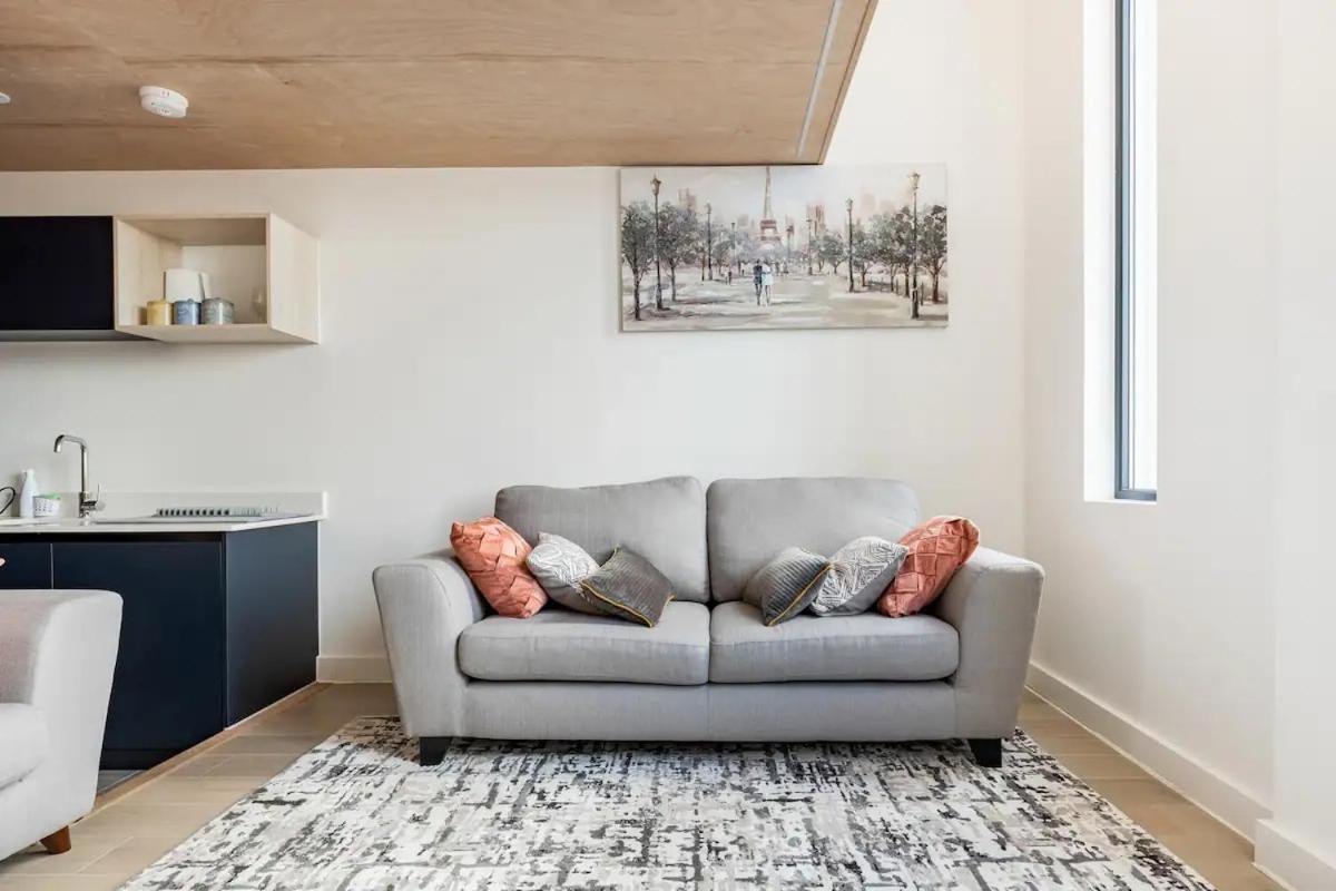 Two Bedrooms Exquisite En-Suite Apartment Deansgate - Housity