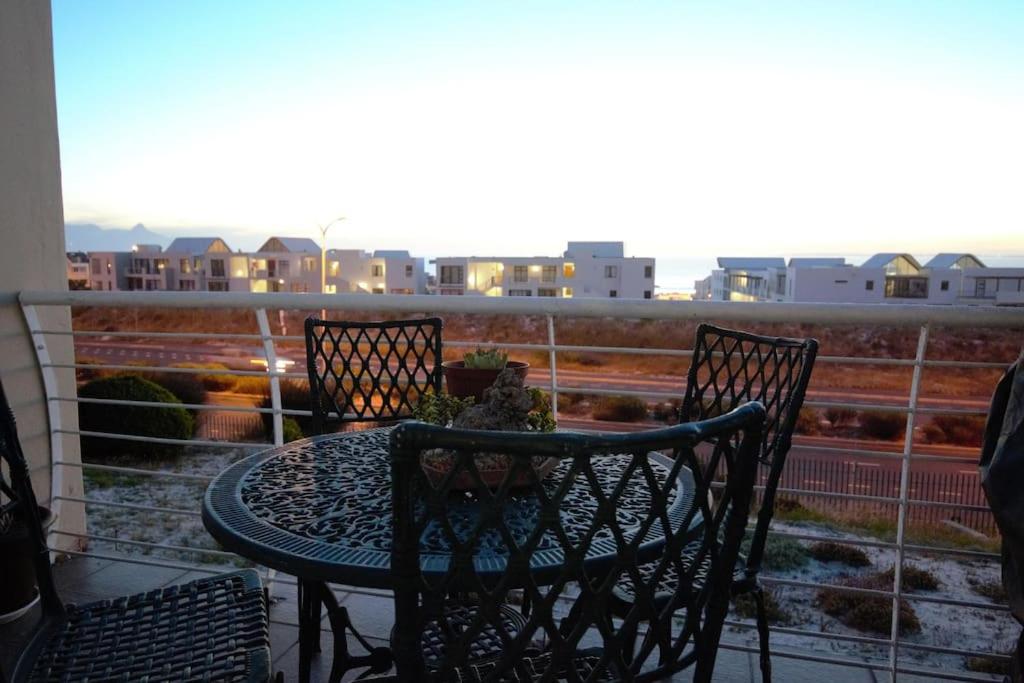 Copper Den - Housity