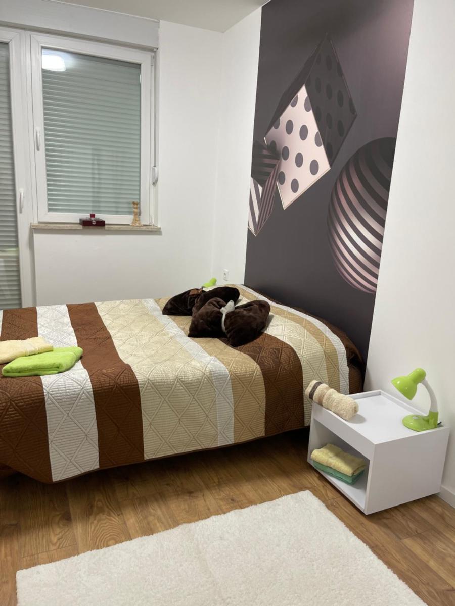 Darija apartman u centru sa parkingom - Hizvo