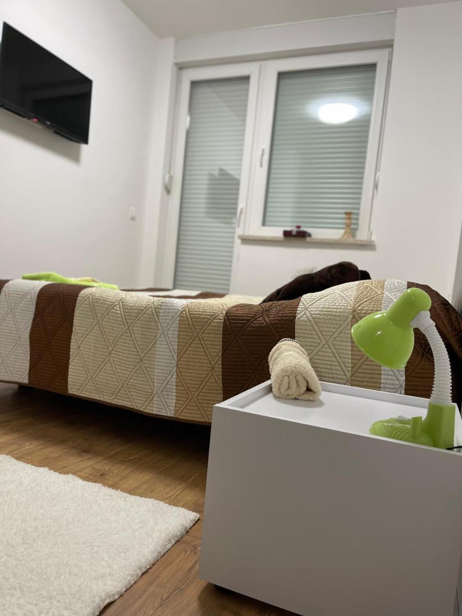 Darija apartman u centru sa parkingom - Hizvo