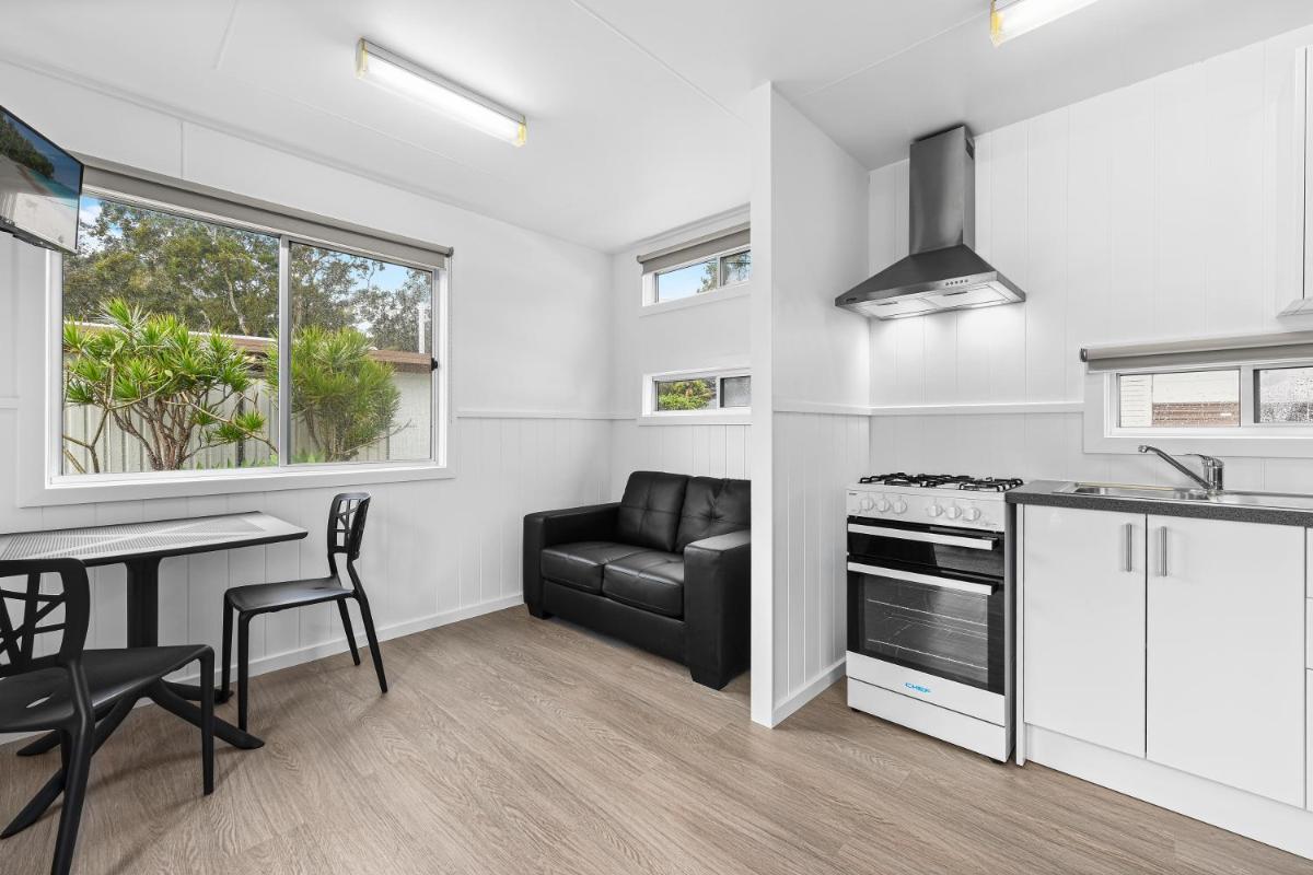 Diamond Waters Caravan Park - Housity