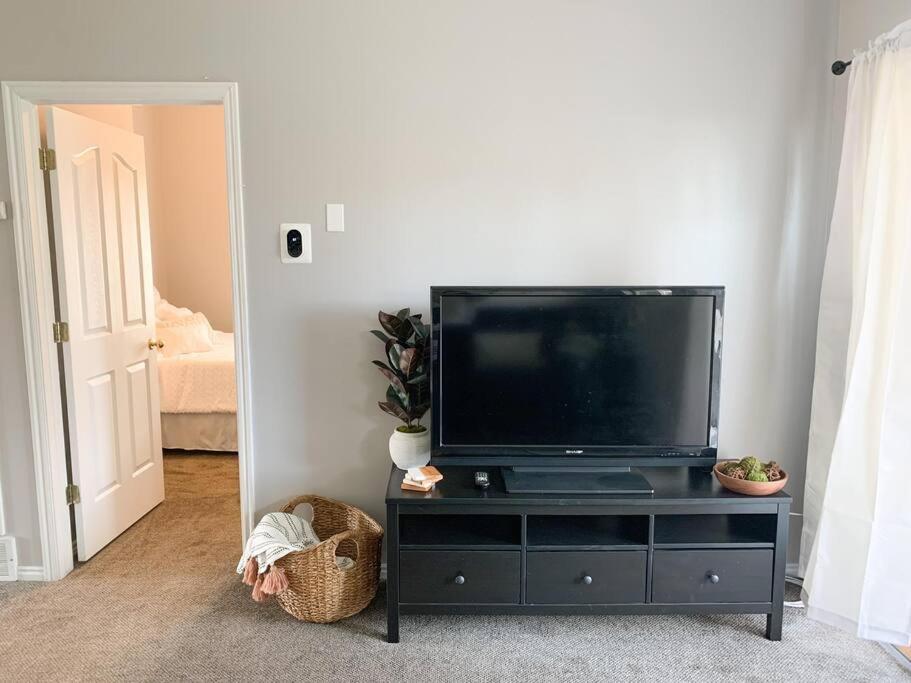 Comfy Duplex 30 Minutes from Mountain Activities - Housity