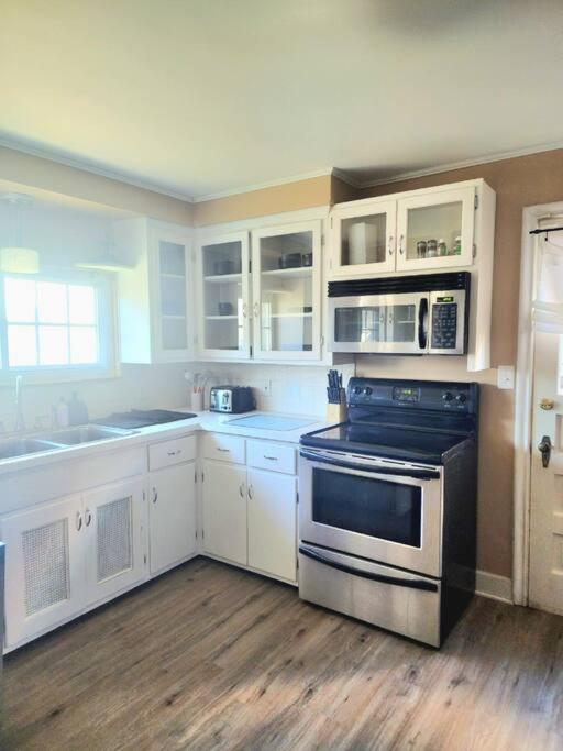 Beautiful Cozy House in Buffalo - Housity