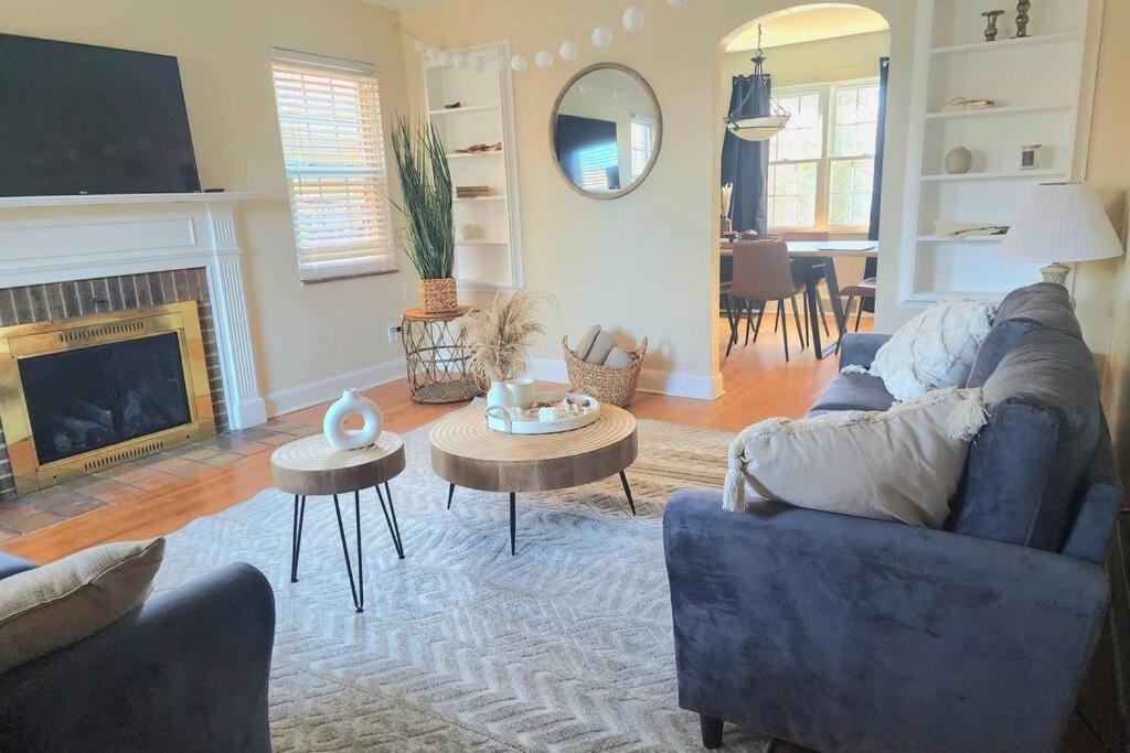 Beautiful Cozy House in Buffalo - Housity