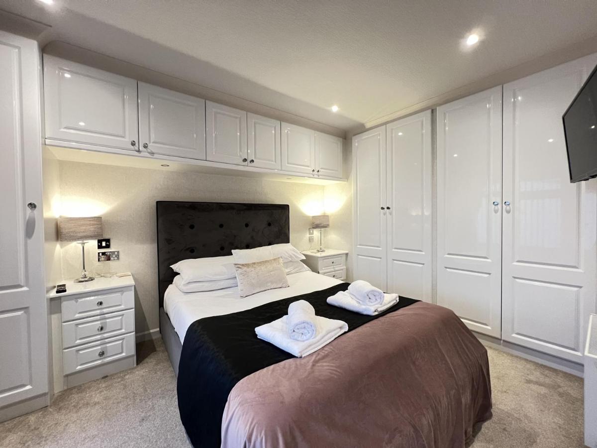 Stewarts Resort Lodge 4 - Housity