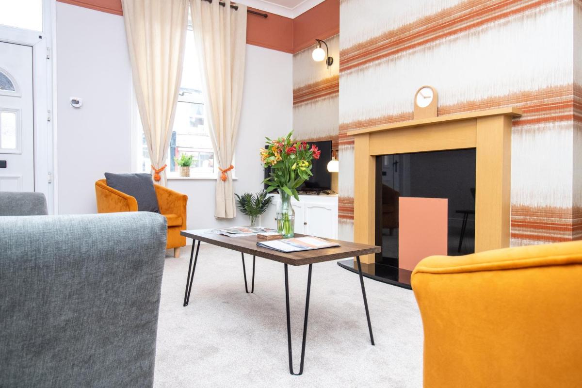 Logan House, Modern and Spacious Townhouse close to City Centre - Housity