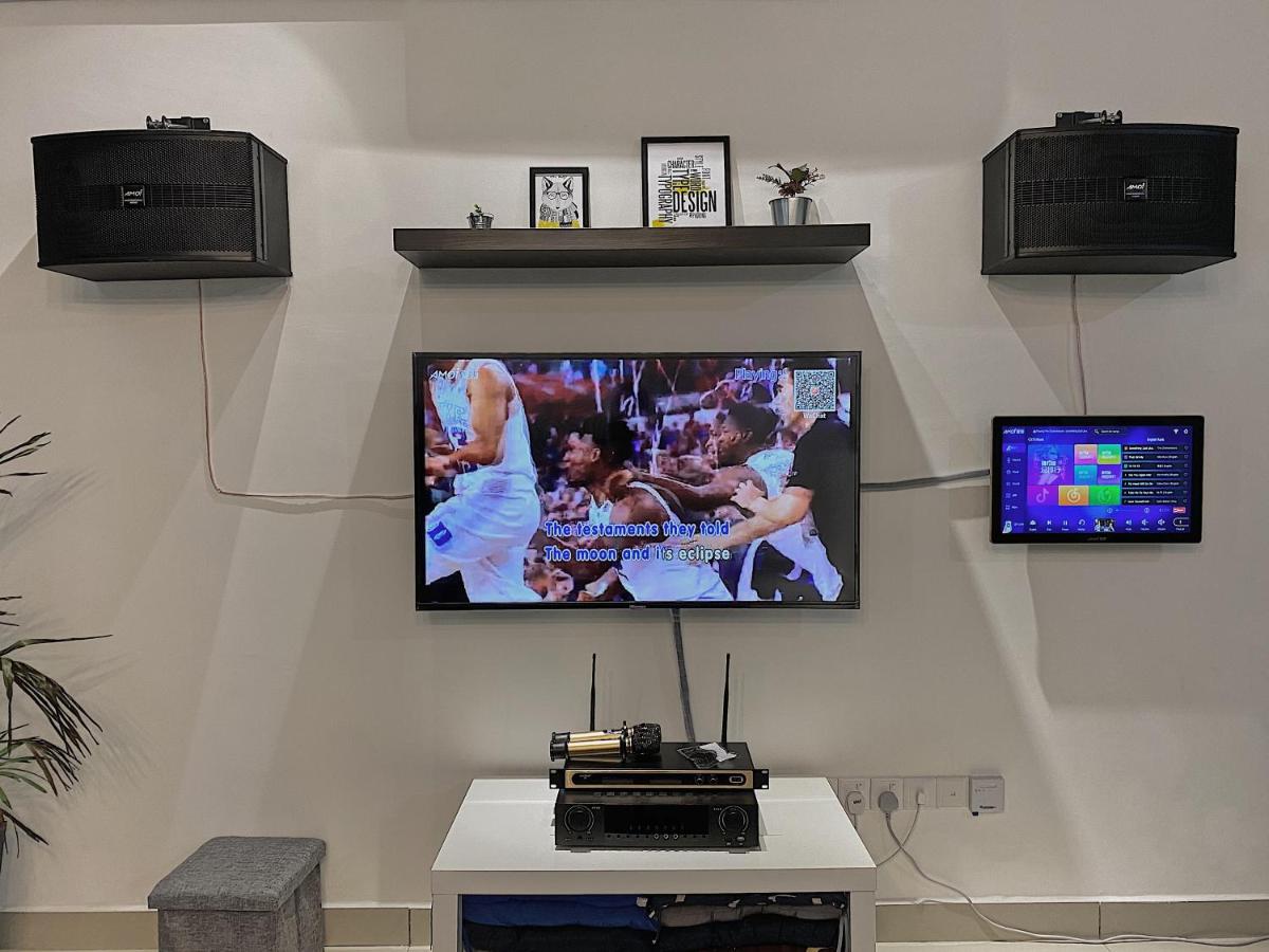 Desaru Vacation Home KTV-BBQ-Netlfix-Games Near WaterPark - Housity