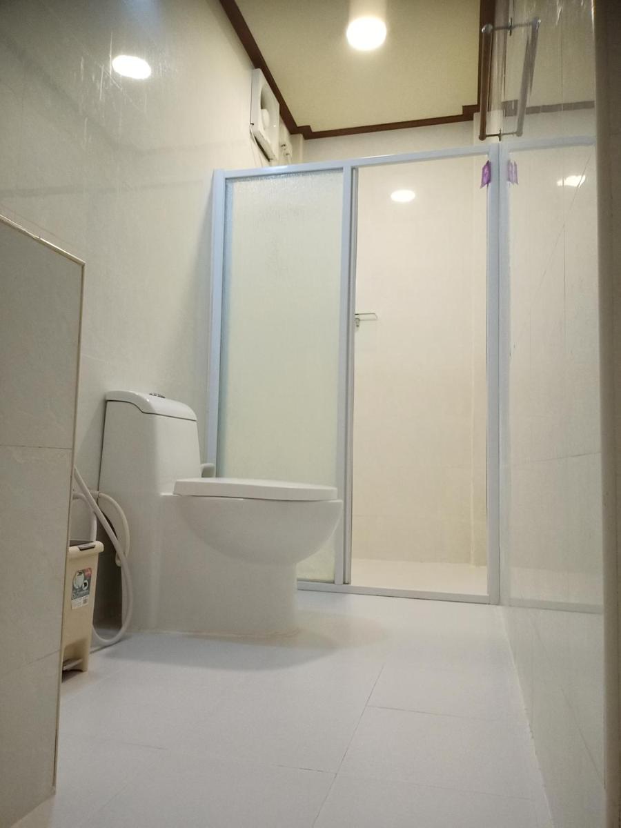 Fins Dive and Leisure Hotel - Housity