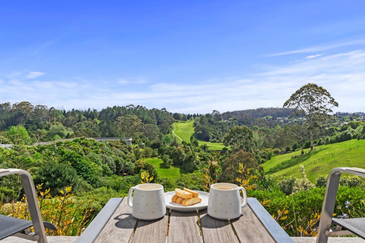 Fairway Views - Kerikeri Holiday Home - Housity