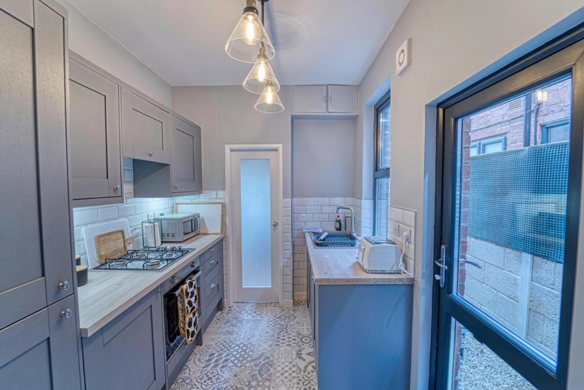 Host & Stay - Barton Road House - Housity