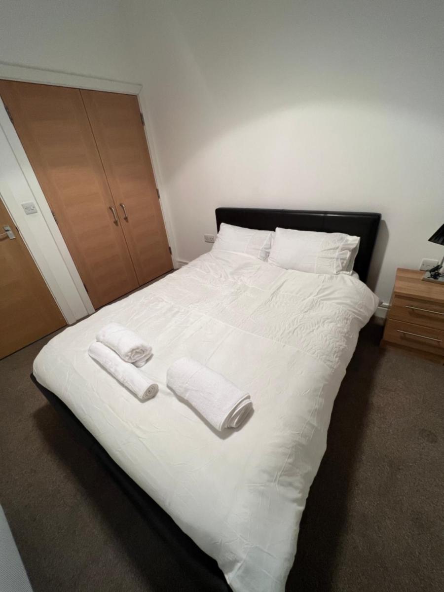BigKings Cosy 2 bedroom apartment with free parking in central Manchester - Housity