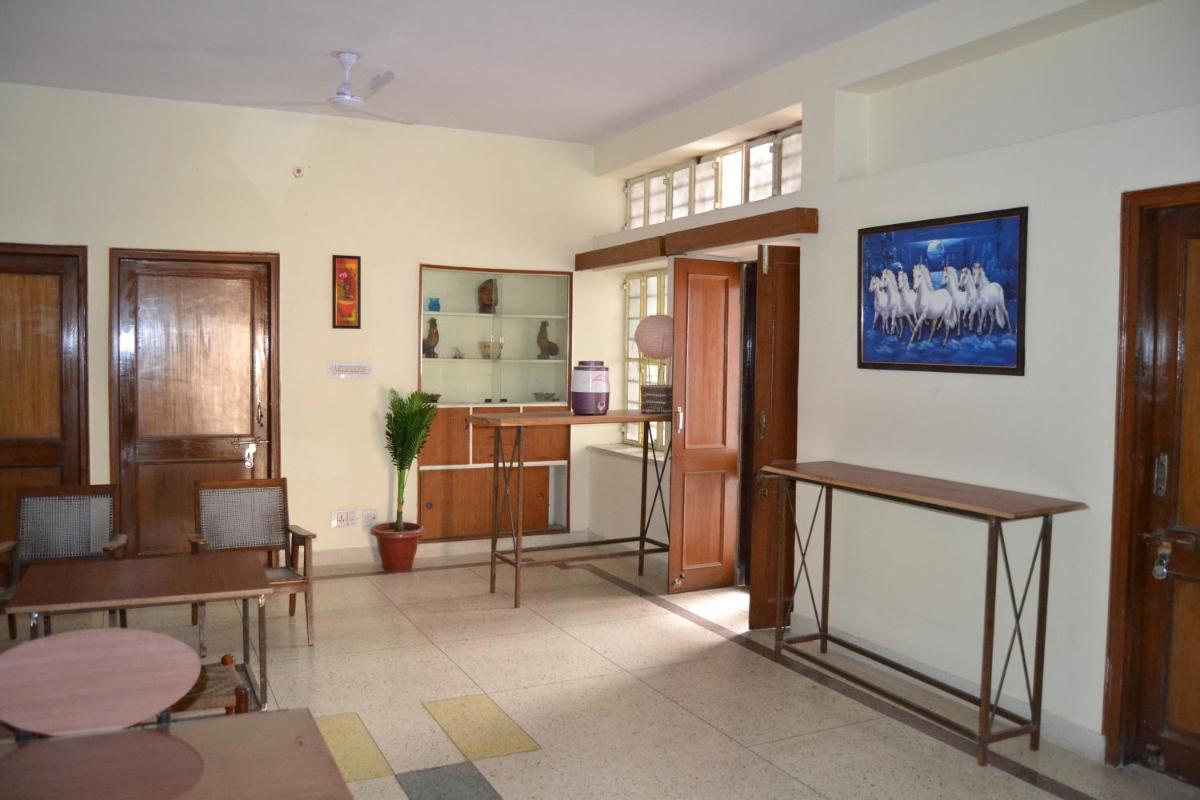 Aashirwad Trio Jaipur Homestay - Housity
