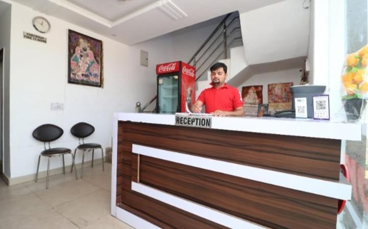 Ganga Guest House By WB Inn - Housity