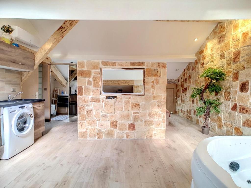 Love Room Jacuzzi Croisette - Hizvo