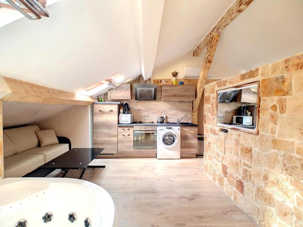 Love Room Jacuzzi Croisette - Housity