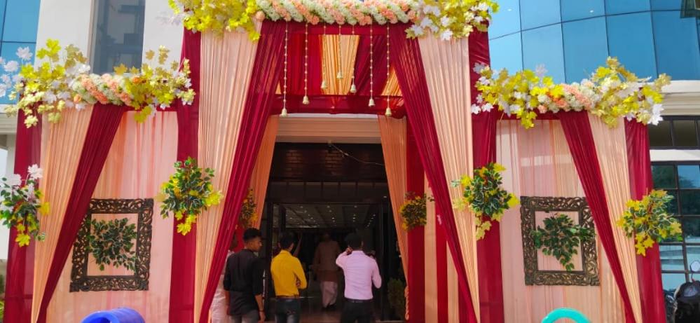 Suitetrails - Hotel Leela Galaxy