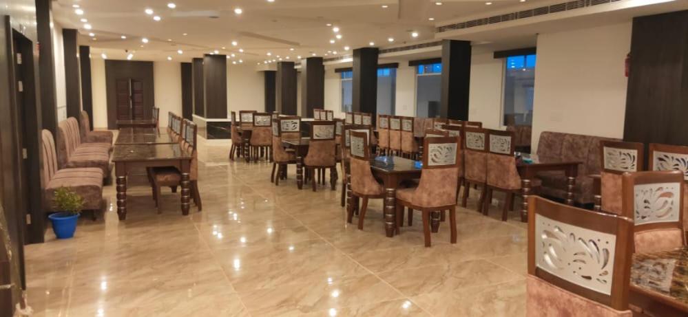 Suitetrails - Hotel Leela Galaxy
