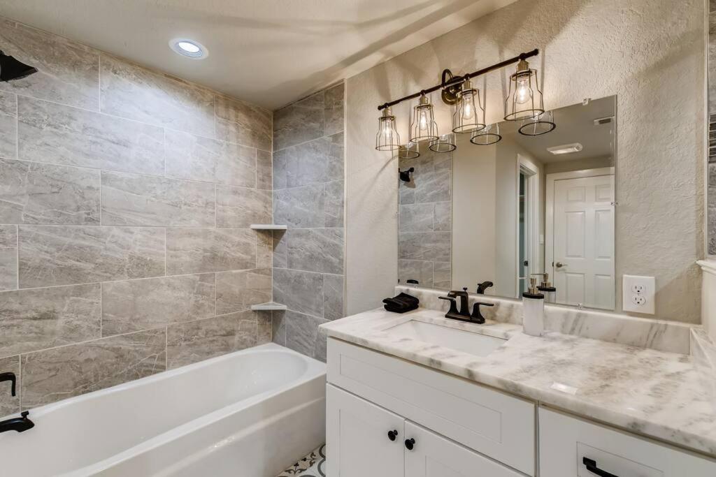 NEW 4 BDRM Home off St Mary’s Mins To Pearl/River! - Housity