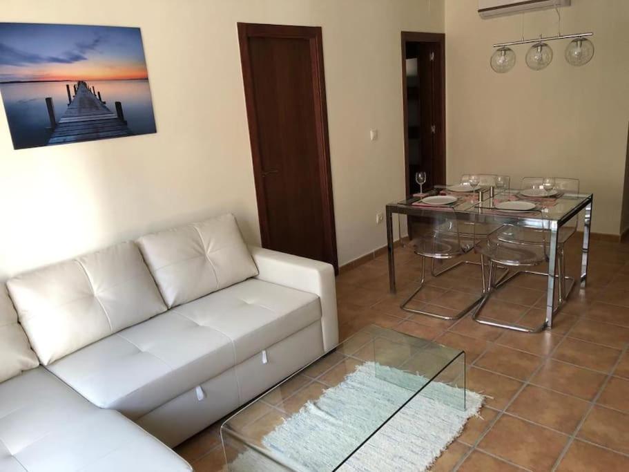Beautiful Modern Apartment second line to the beach - Housity