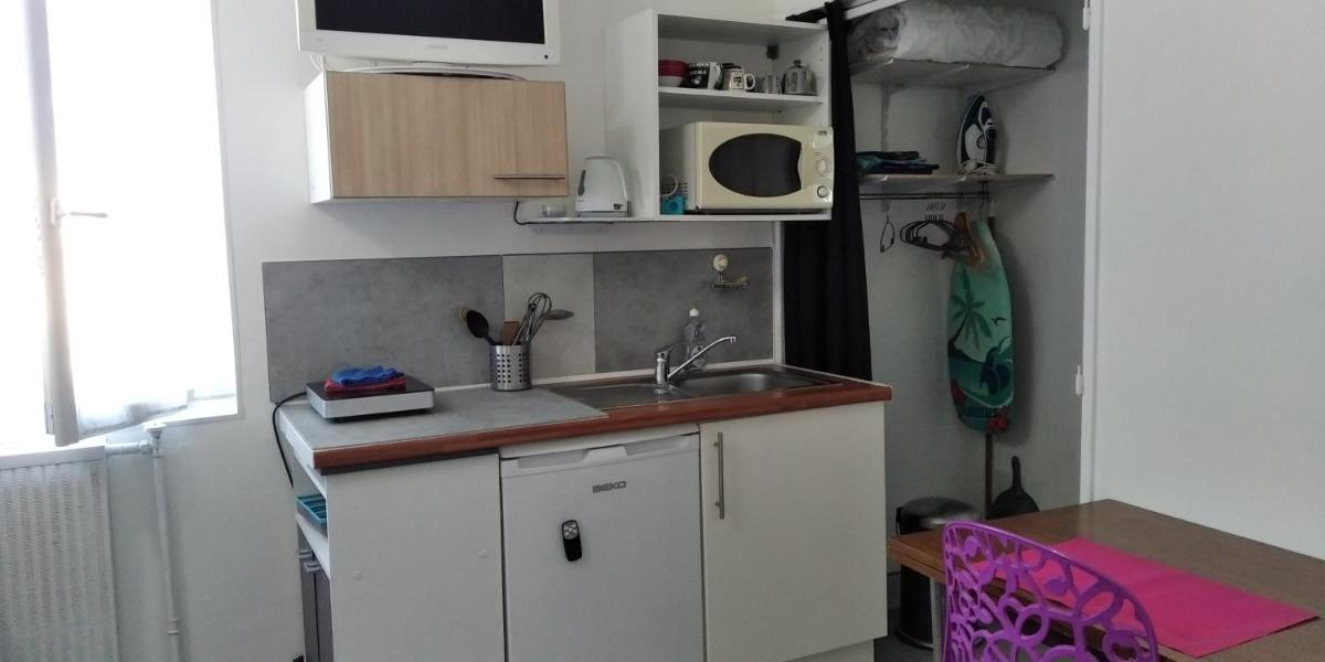 Chambre 1 PERSONNE et STUDIO 1 personne Avec Entrée Libre et Salle de Bain Privée - Housity