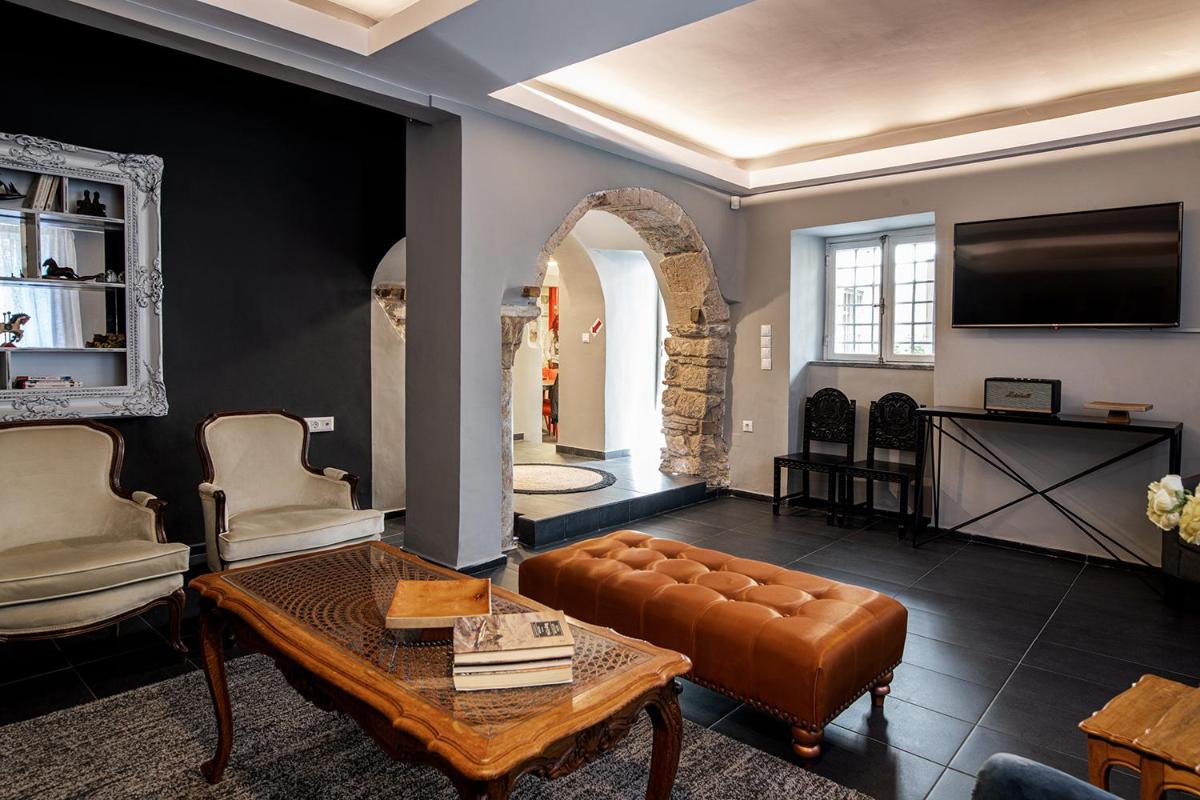 Suitetrails - The Hadrian Wall - A Historic Acropolis Villa