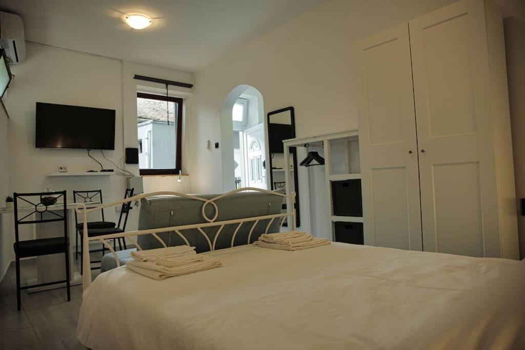 Studio apartman Gajba in city center - Housity