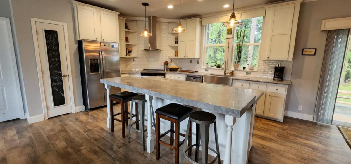SQ Mountain Meadow - Housity